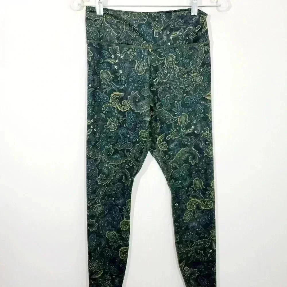 Kiragrace Paisley Print Leggings.  Size Medium - Picture 6 of 7